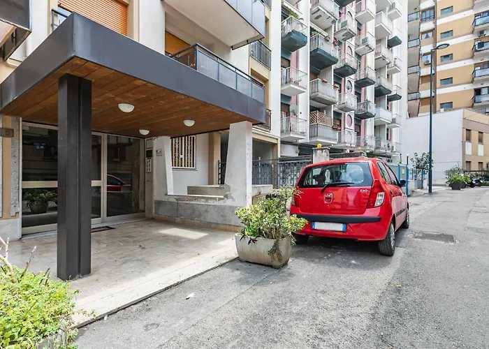 Via Libertà Roomy Apartment